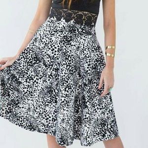 Agnes & Dora Midi Skirt 🖤😍